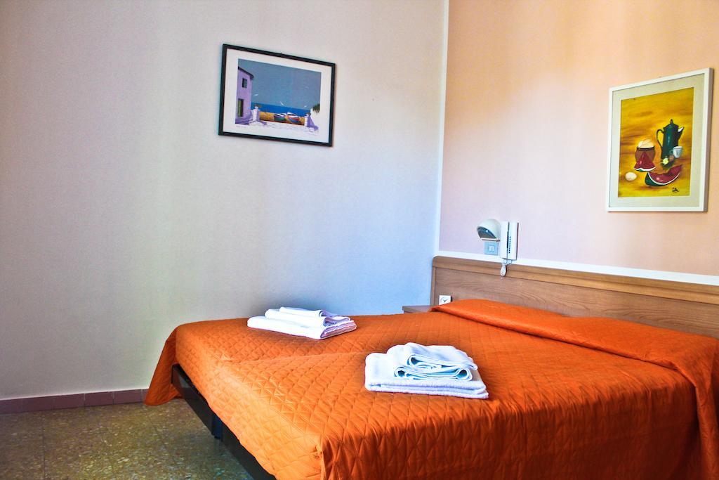 Hotel Leda Rímini Habitación foto