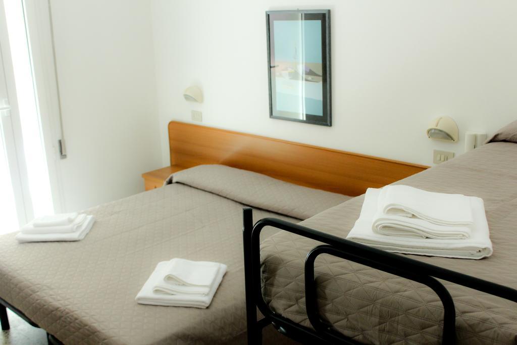 Hotel Leda Rímini Habitación foto