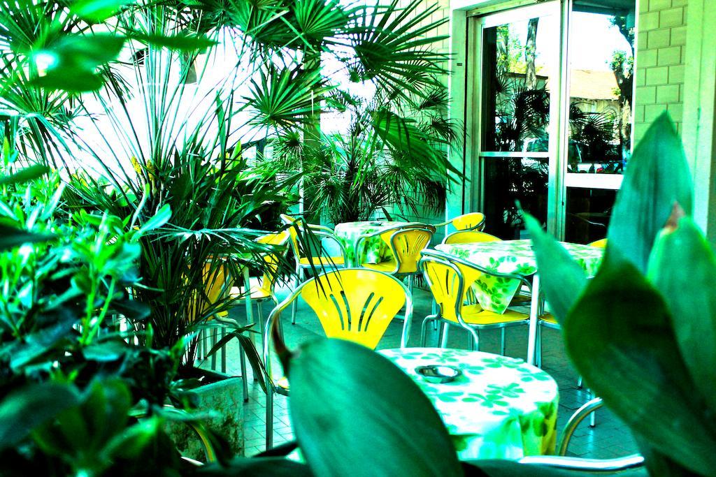 Hotel Leda Rímini Exterior foto
